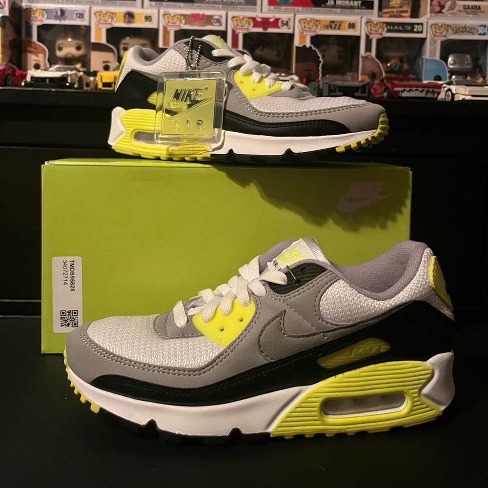 Nike Airmax 90 Volt size 8 men